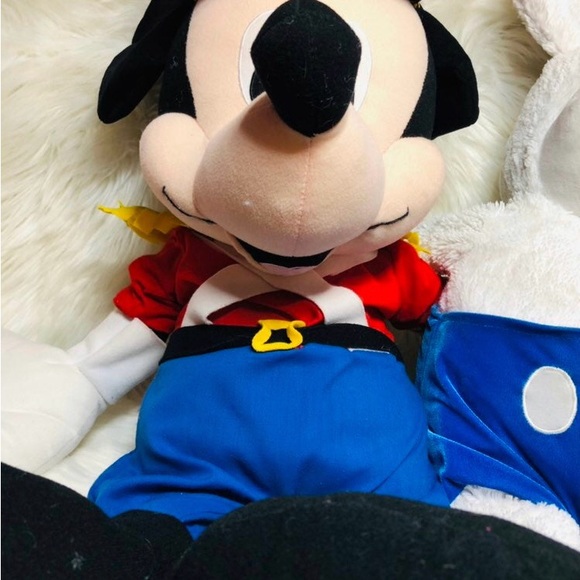 28” Disney Store Retired Giant Holiday Mickey + Winter White Mickey Mouse - Picture 7 of 12